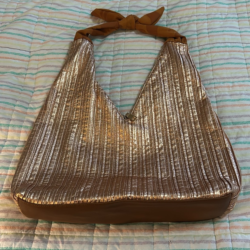 Mode Luxe metallic fabric bag